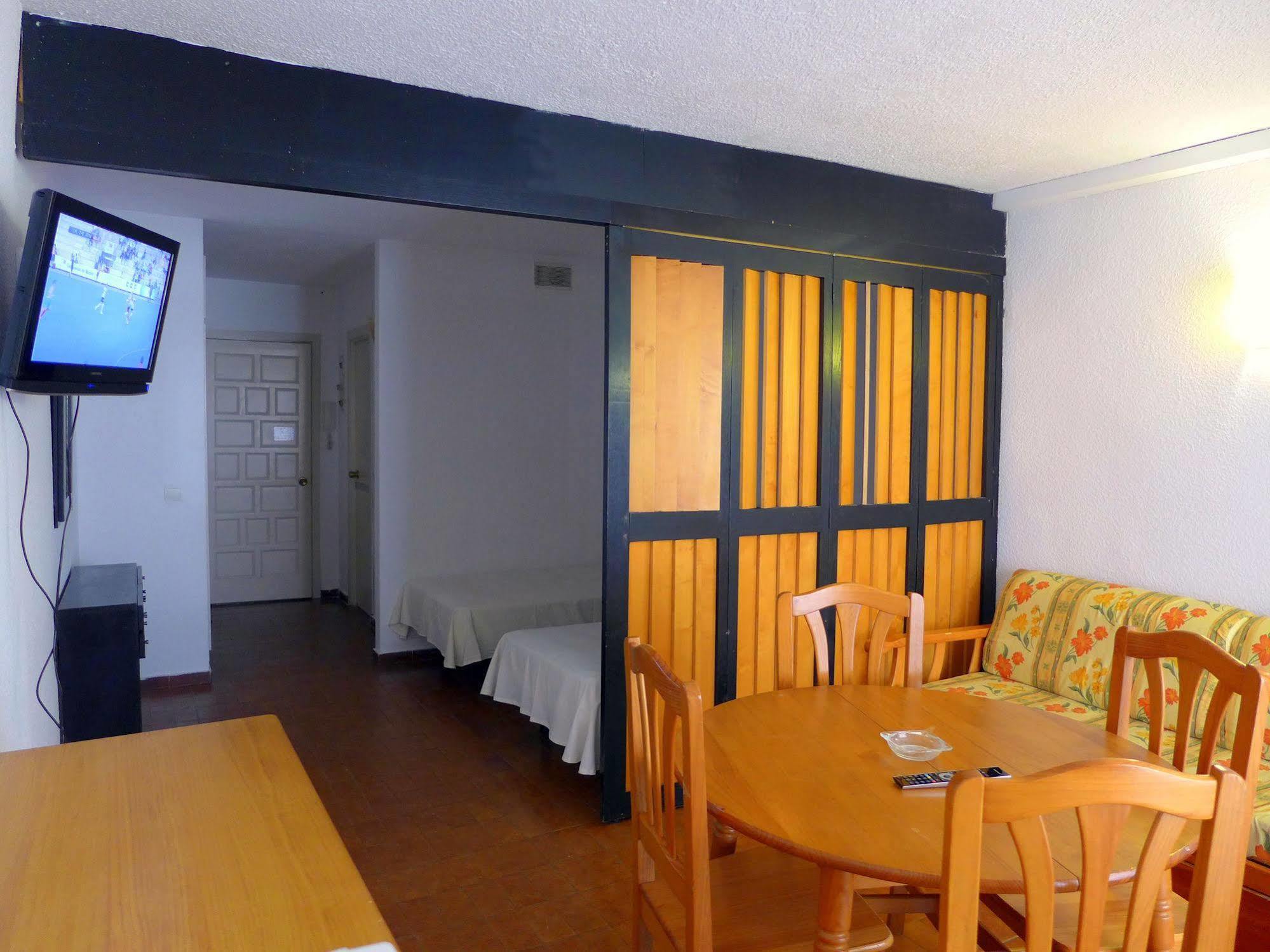 Apartamentos Alboran-Arysal Salou Exterior photo